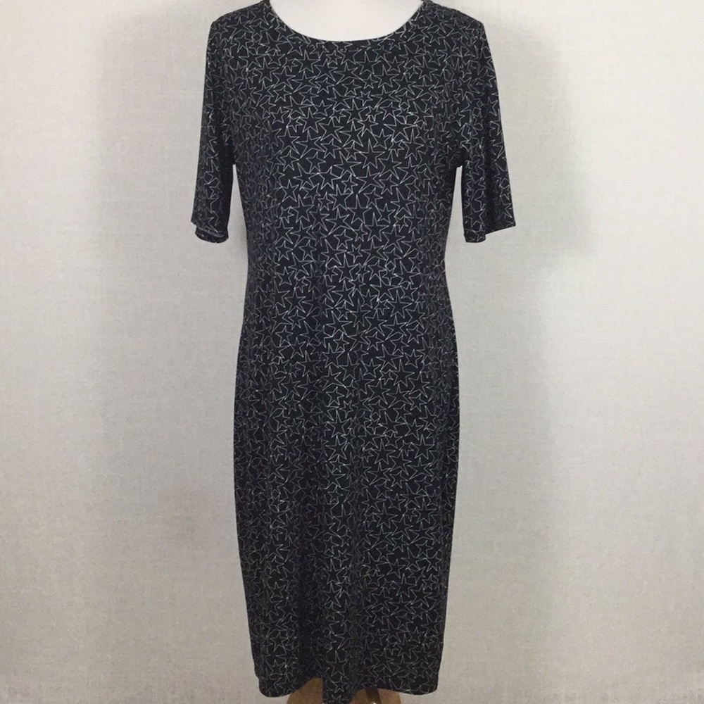 NWOT LuLaRoe Julia dress - b&w stars ⭐️